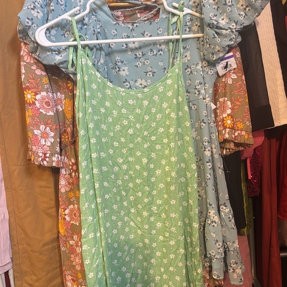 Billabong • NWT $60 floral dress - Picture 2 of 2